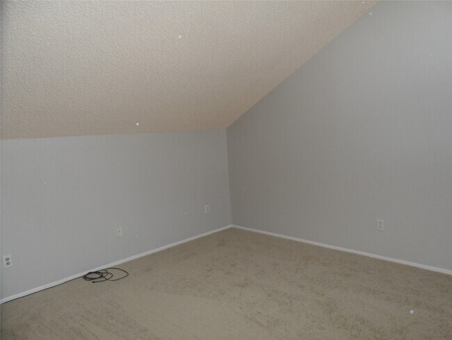 Building Photo - 12900 Walden Rd