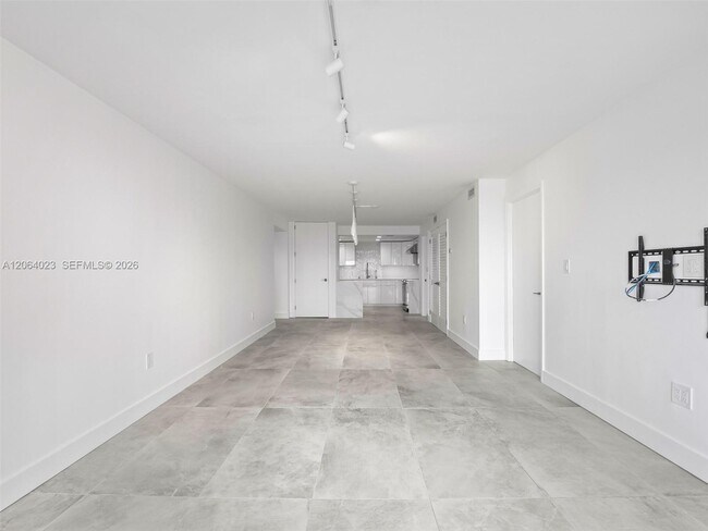 Building Photo - 6725 Harding Ave