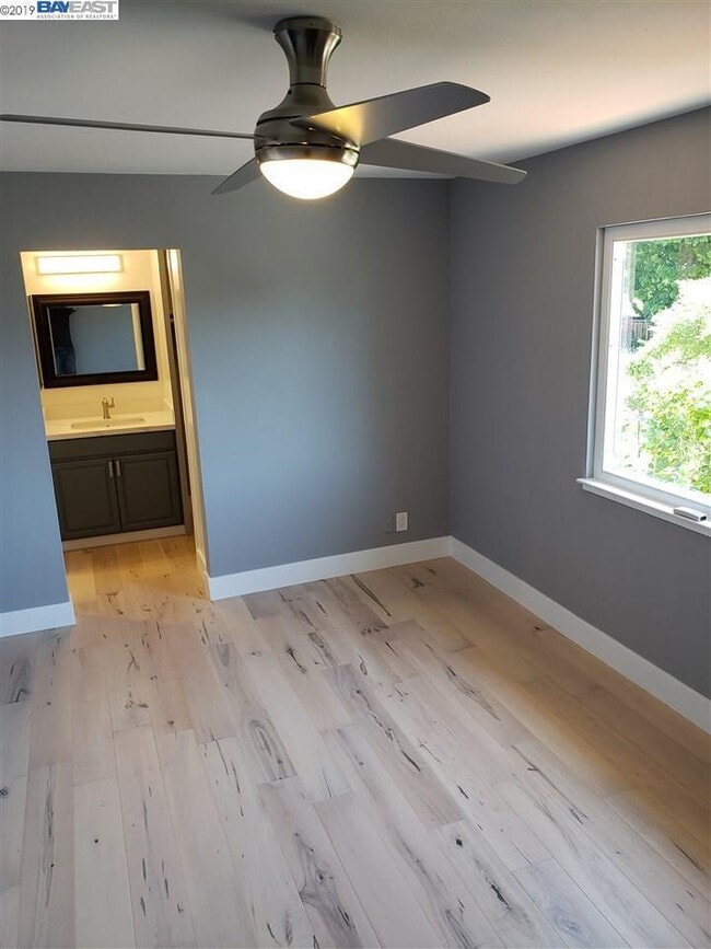 Building Photo - 40292 Santa Teresa Common