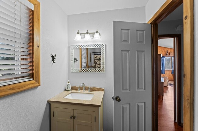 Building Photo - 108 Southgate Rd