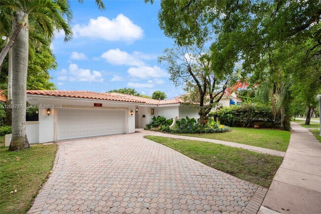 Building Photo - 1320 Alhambra Cir