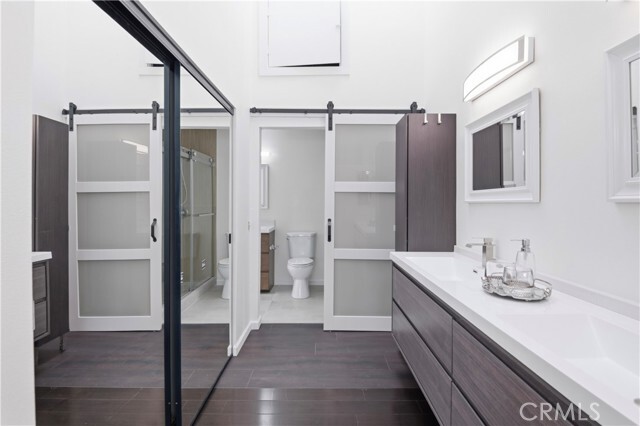 Building Photo - 252 Pineview