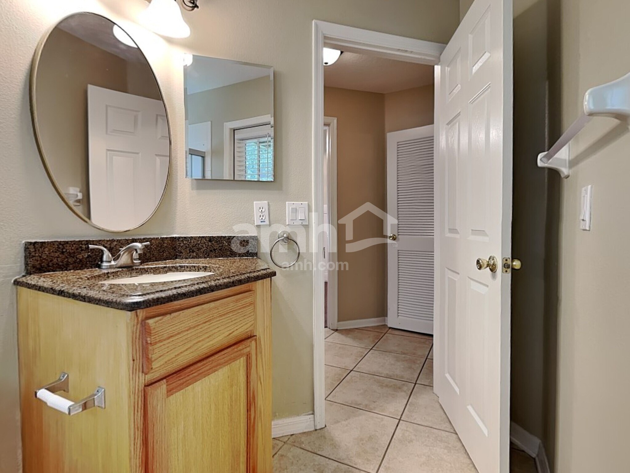 Building Photo - 883 Moonluster Dr