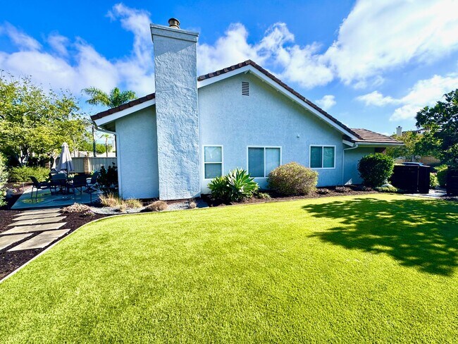 Building Photo - FOR RENT Call For Availability 3Br/3Ba 2128 Sqft Fully Furnished Del Mar Heights Vacation Home, C...