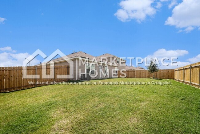 Building Photo - 904 Crimson Wolf Rd