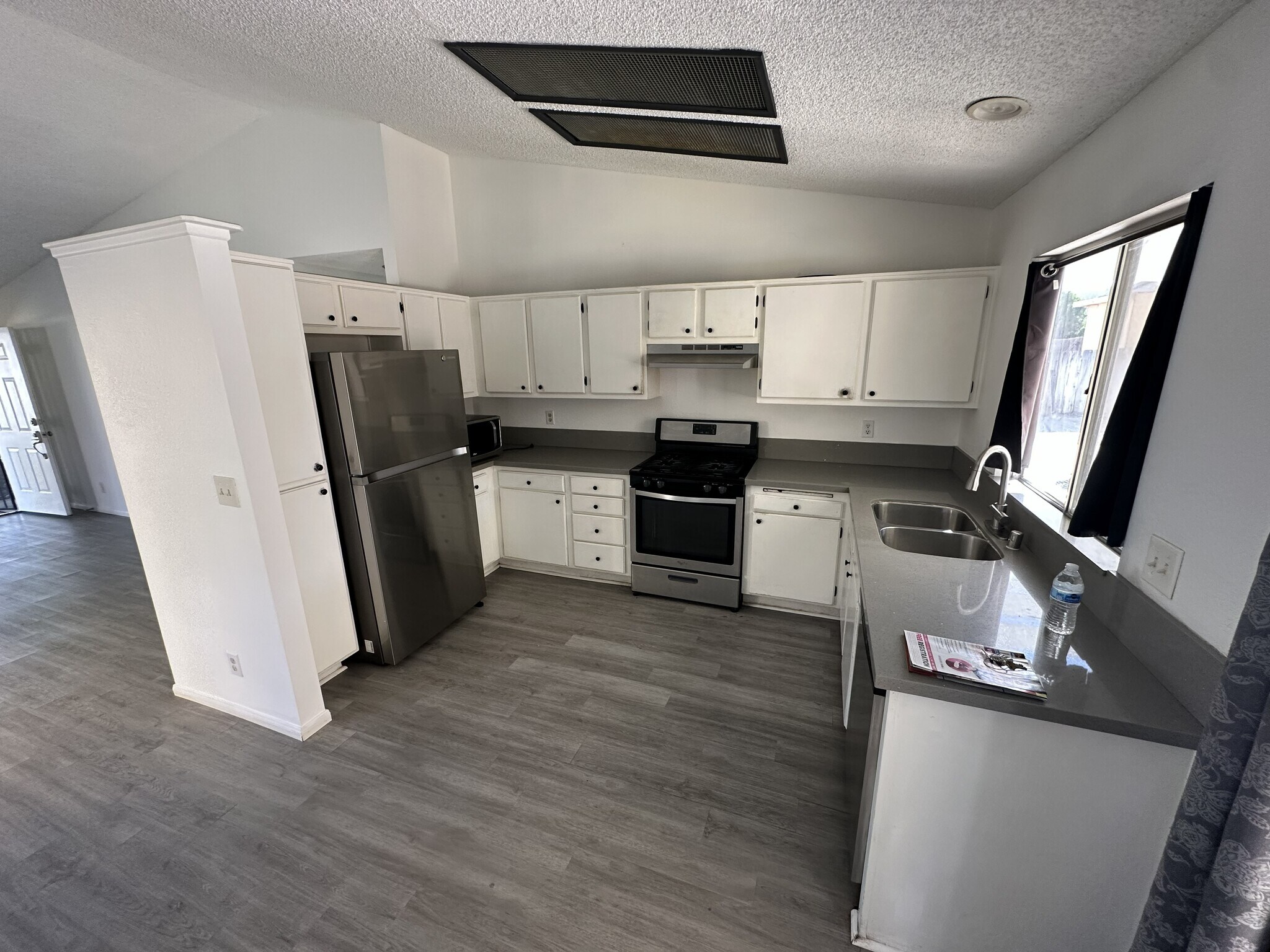 Building Photo - 4732 Katrina Pl