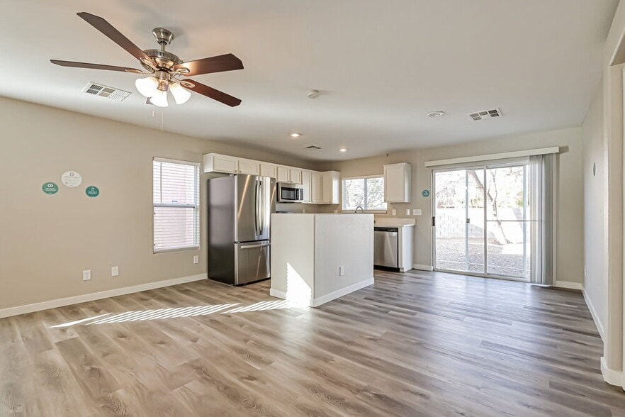 Building Photo - 5954 Sleepy Fawn Dr