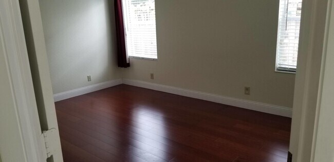 Building Photo - 10780 Cypress Lake Ter