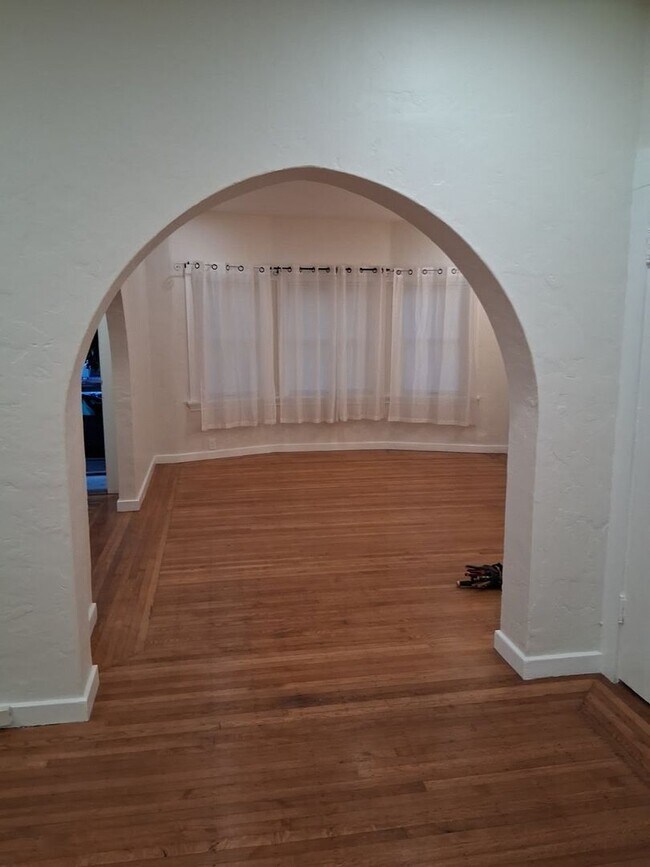 Primary Photo - 522-526 33rd Street