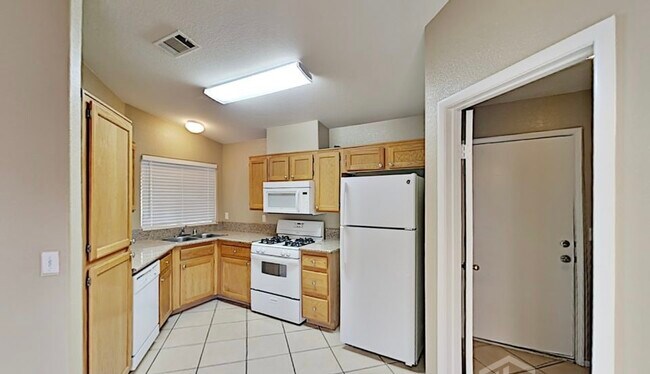 Building Photo - 3504 Redwood Ridge Way