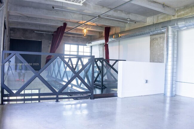 Building Photo - 1749 NE Miami Ct