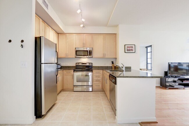 Building Photo - Luxurious Fully Furnished 2BR in the Heart of Mount Vernon Triangle!