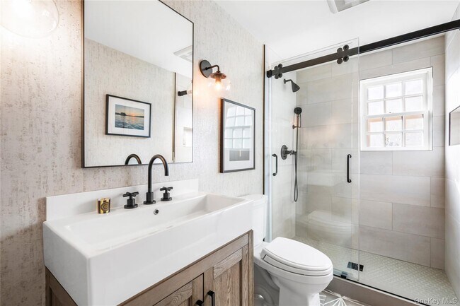 Building Photo - 15 Overlook Pl