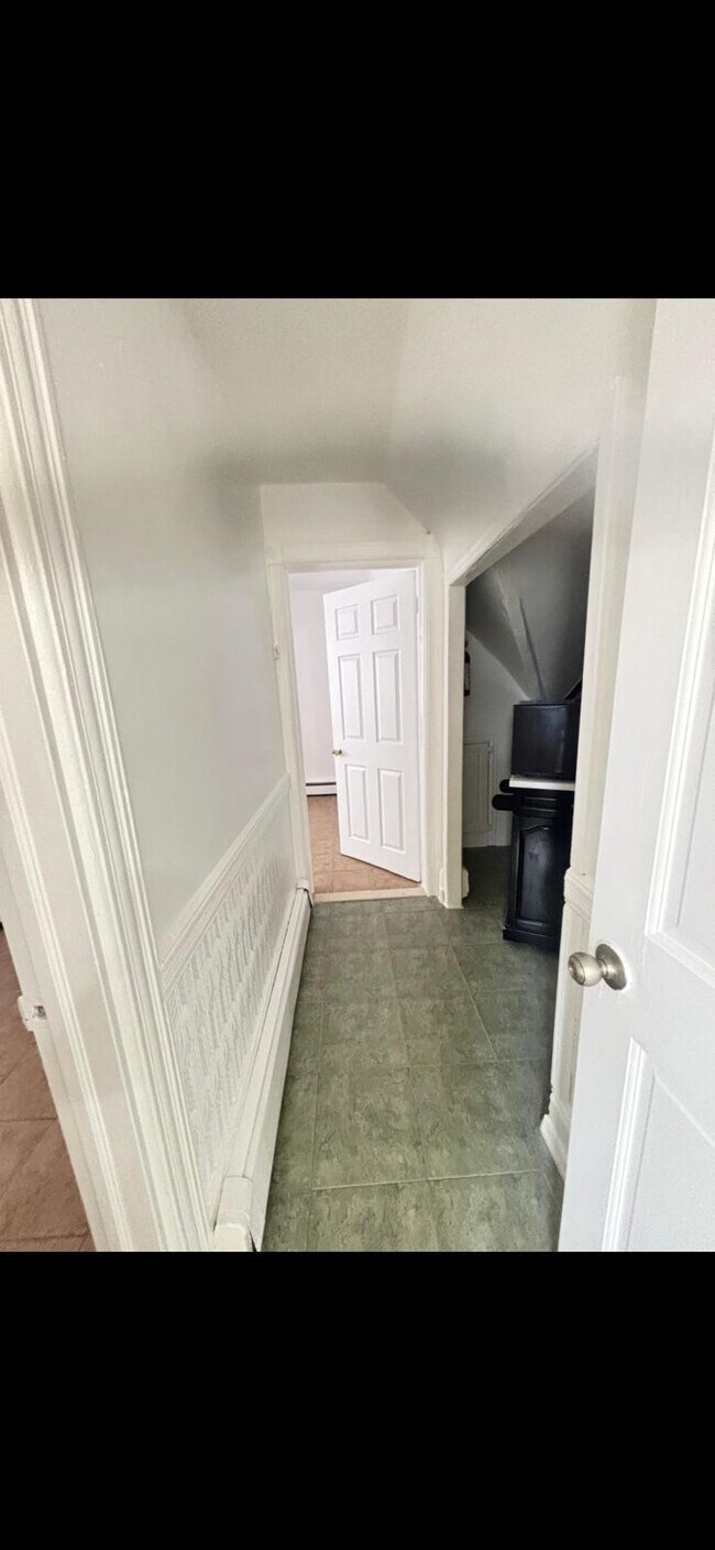 Building Photo - 59 46th St