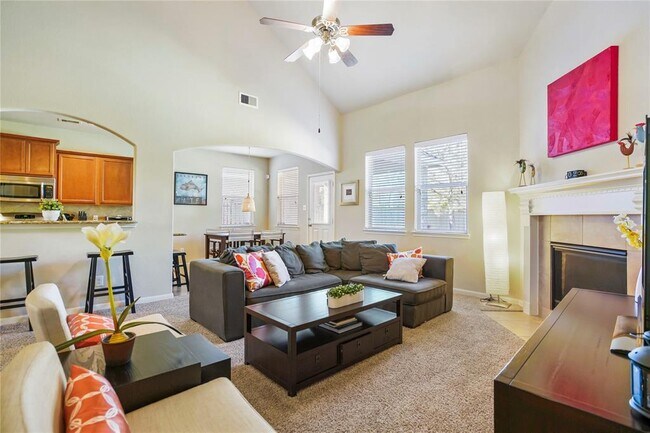 Building Photo - 174 Black Swan Pl