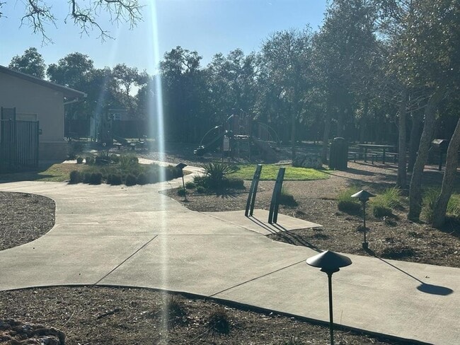 Building Photo - 4116 Home Pl Rd