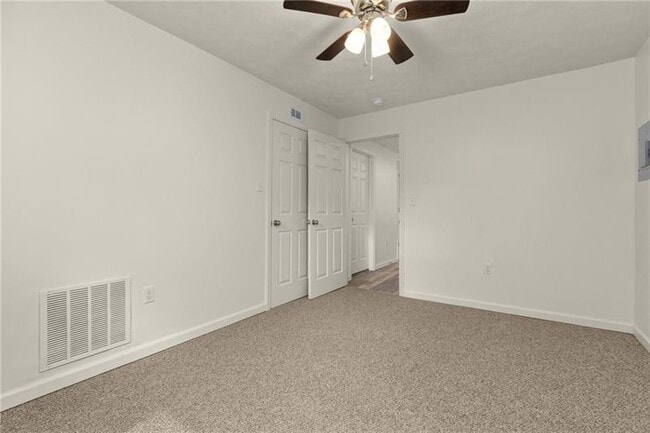 Building Photo - 390 US-30
