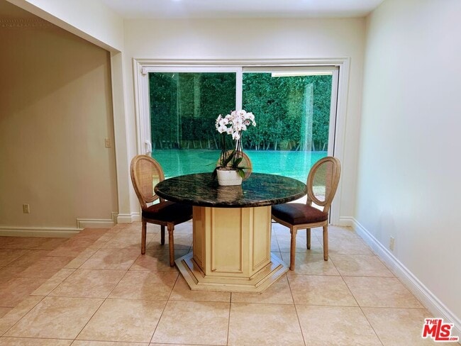 Building Photo - 1094 Garden Ln