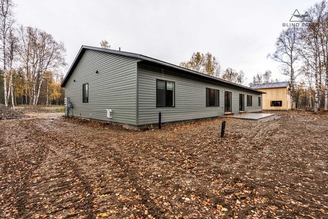 Building Photo - 7472 N Paw St