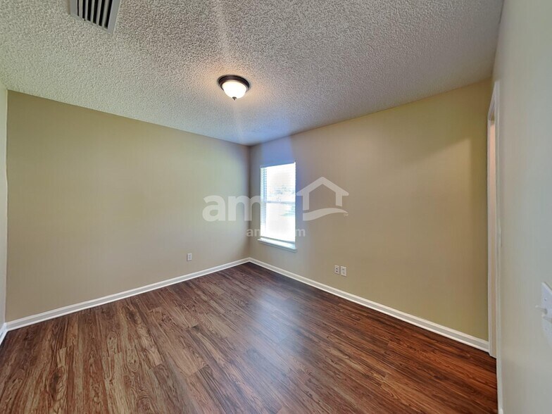 Building Photo - 6521 Skyler Jean Dr
