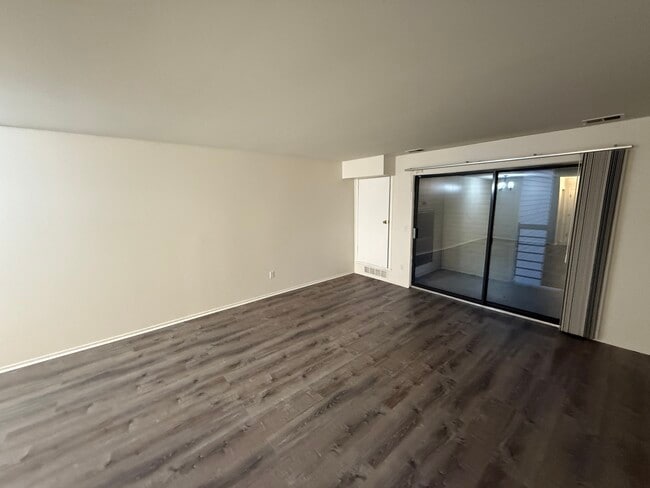 Building Photo - 30414 Orchard Lake Rd