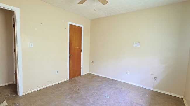 Building Photo - 6605 George Washington Dr