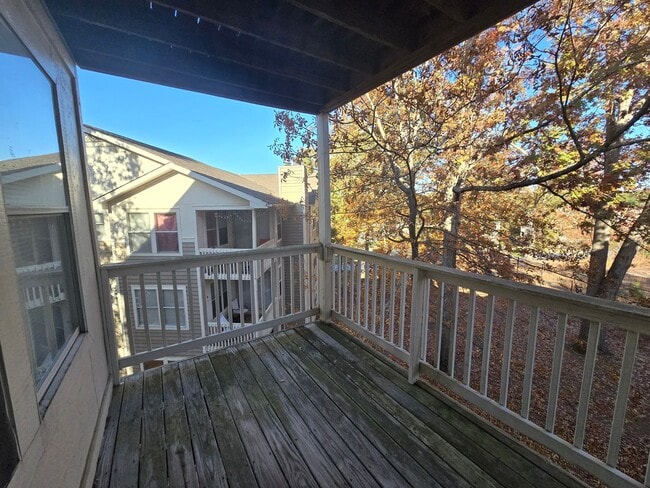 Building Photo - 1018-4 Brookhollow Dr - Stewarts Creek