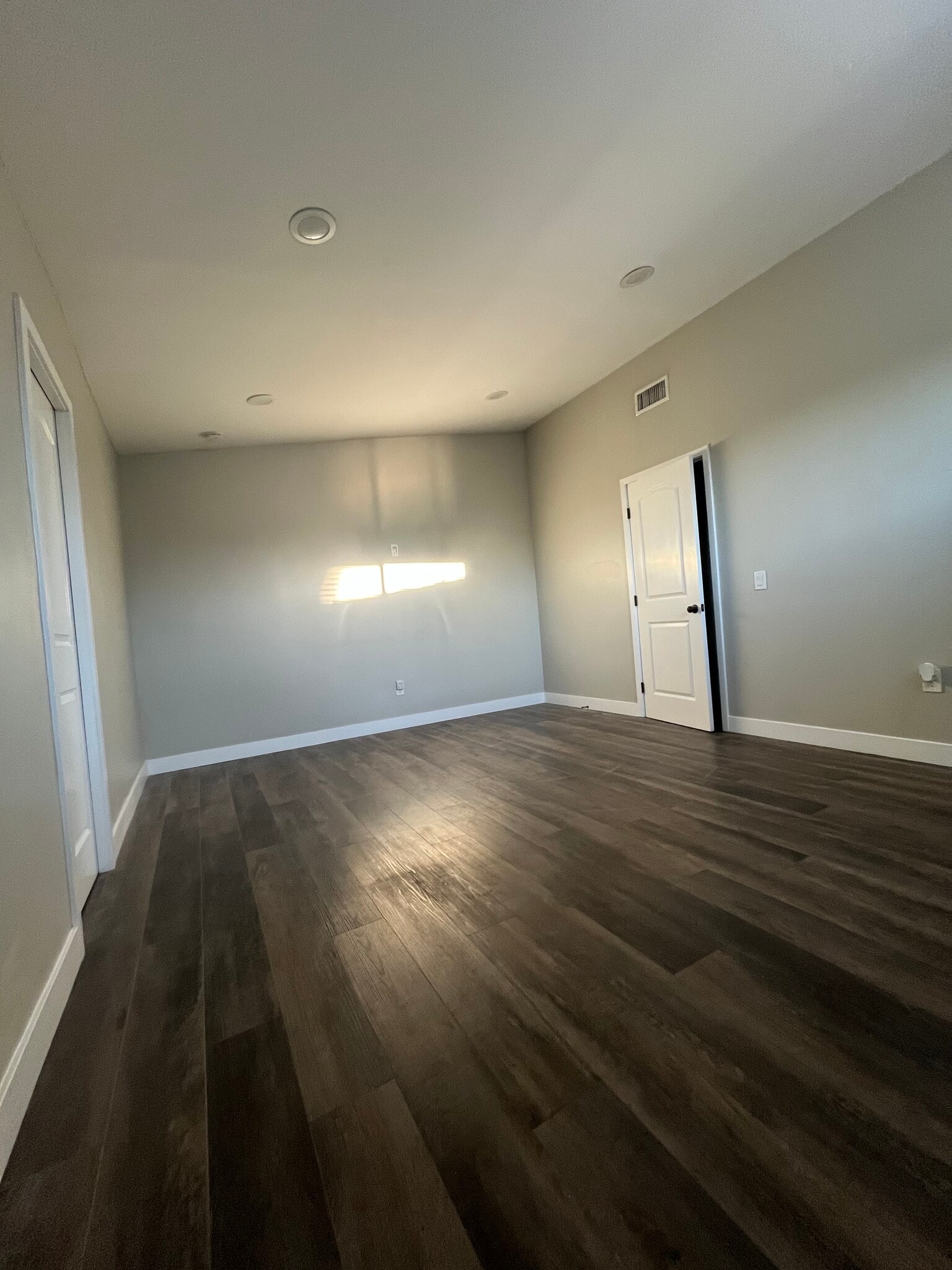 Master Bedroom - 1825 Walnut Creek Ct