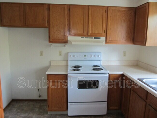 Building Photo - 11071 Cilker River Way