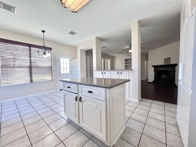 Building Photo - 13923 White Oak Springs Dr