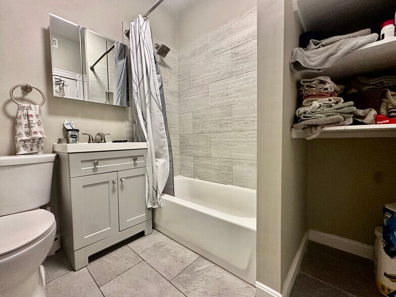 Building Photo - 5 Sachem St