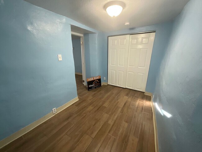 Building Photo - 295 E