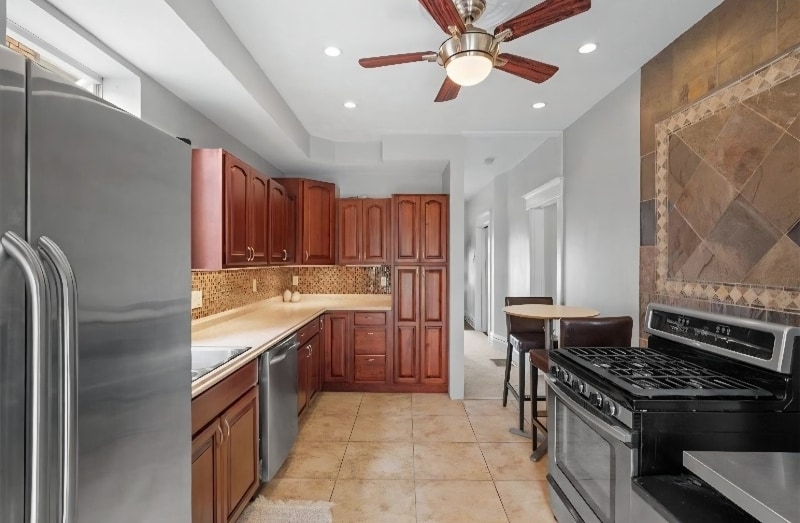 Building Photo - 59 Maytide St