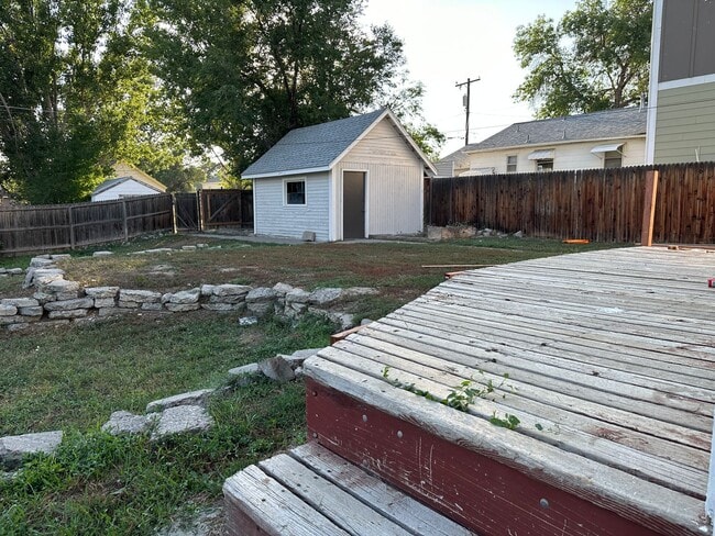 Building Photo - 4 bedroom, 1 bath. Pets Ok, Remodeled in 2...