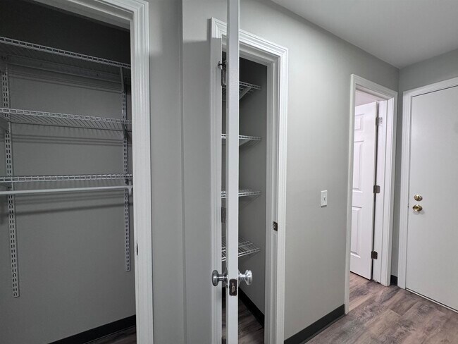 Building Photo - 379 Huse Rd