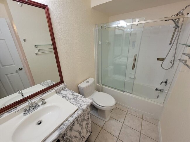 Building Photo - 14013 Fairway Island Dr