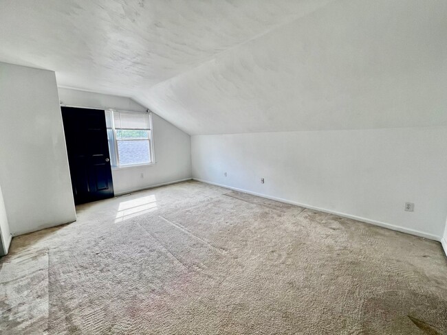 Building Photo - Beautiful 4 bedroom home in Salem