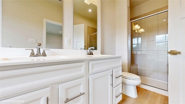 Building Photo - 6804 Sycamore Way