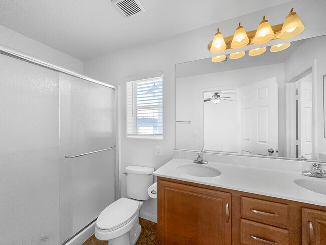 Building Photo - Charming 3-Bedroom, 2.5-Bath Home in a Des...