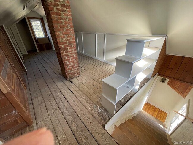 Building Photo - 7 Bonnie Brae Ave