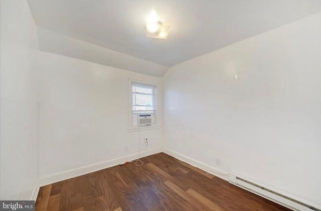 Building Photo - Spacious 2 bedroom in Chester!
