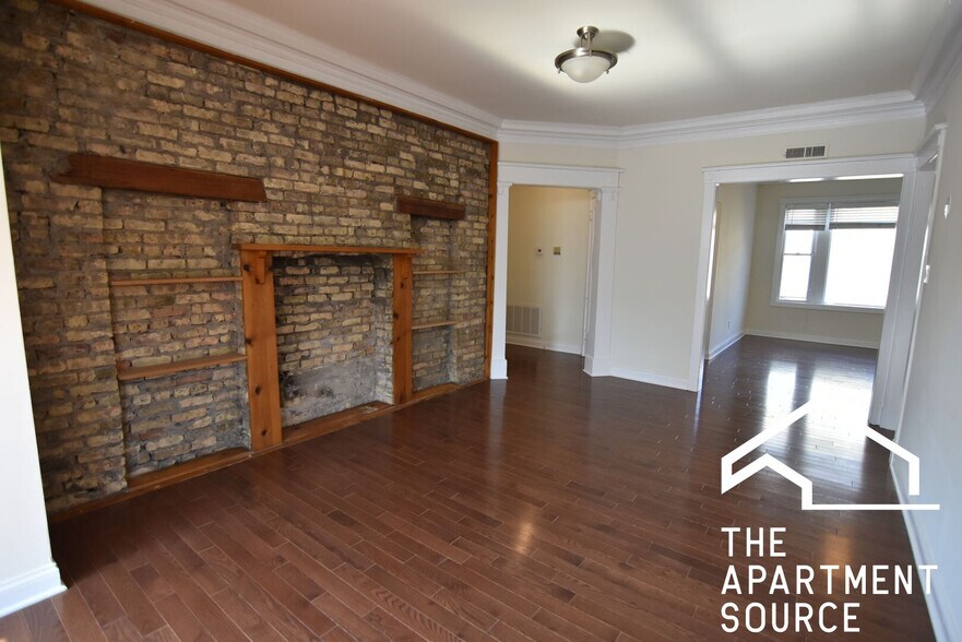 Building Photo - 3802 N Pine Grove Ave