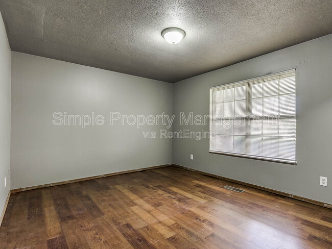Building Photo - 4924 NW 19th St