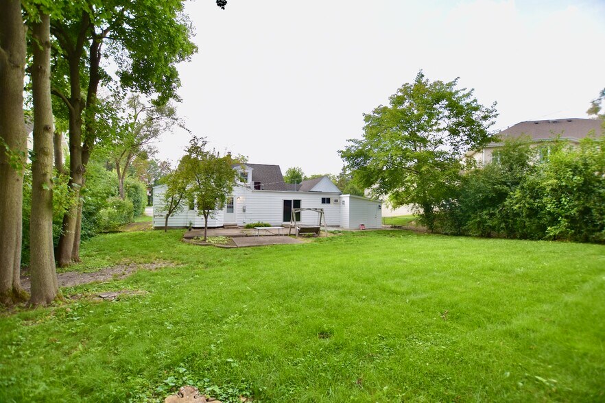 Building Photo - 619 Hillside Rd