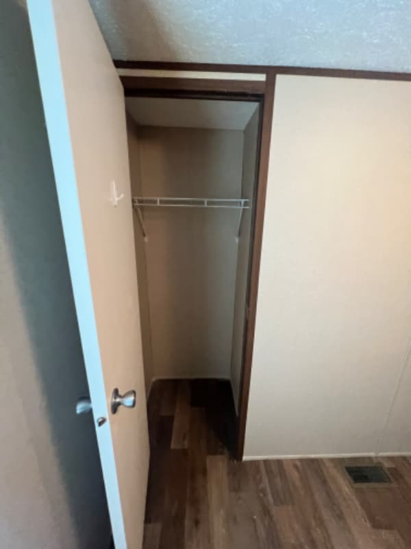 Building Photo - 100 Harvest Ln