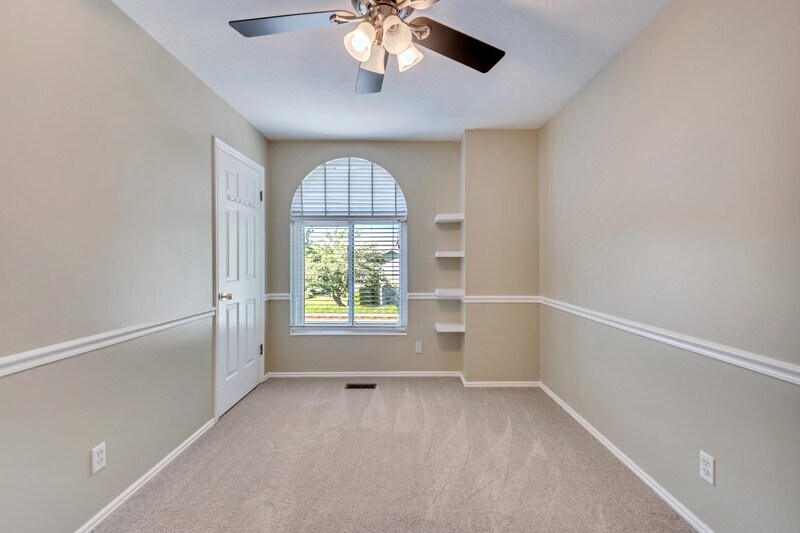 Building Photo - 582 Meadow Hill Dr