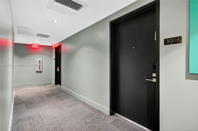 Building Photo - 121 NE 34th St