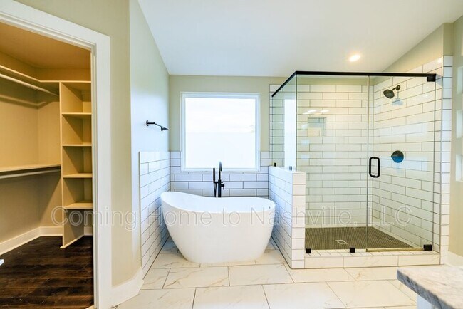 Building Photo - 1719 Pecan St