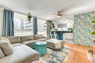 Building Photo - 2355 Ala Wai Blvd