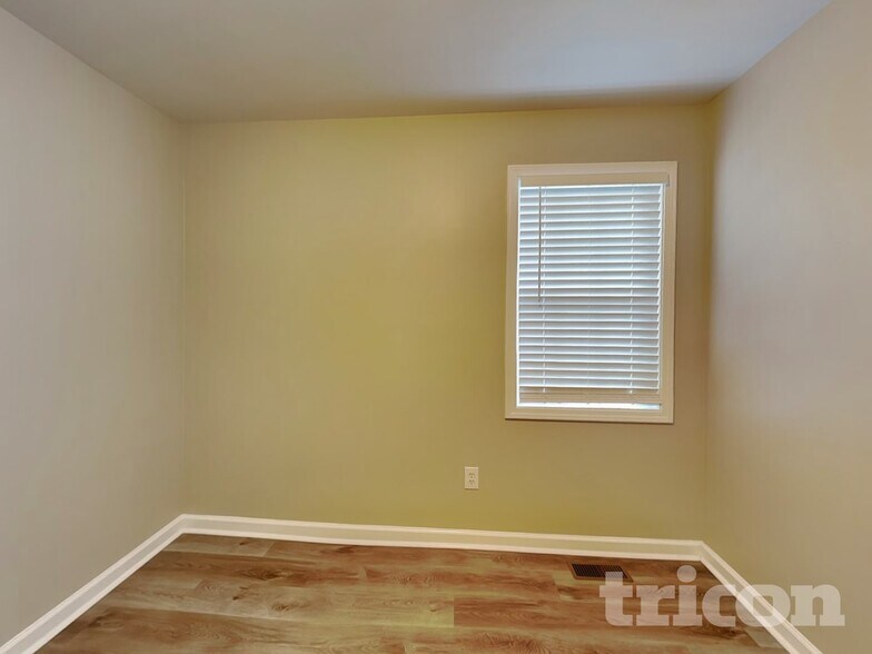 Building Photo - 210 Kennedy Dr